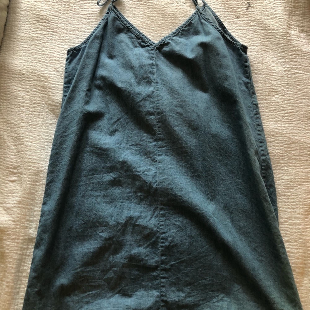 dresses - Picture 4 of 4
